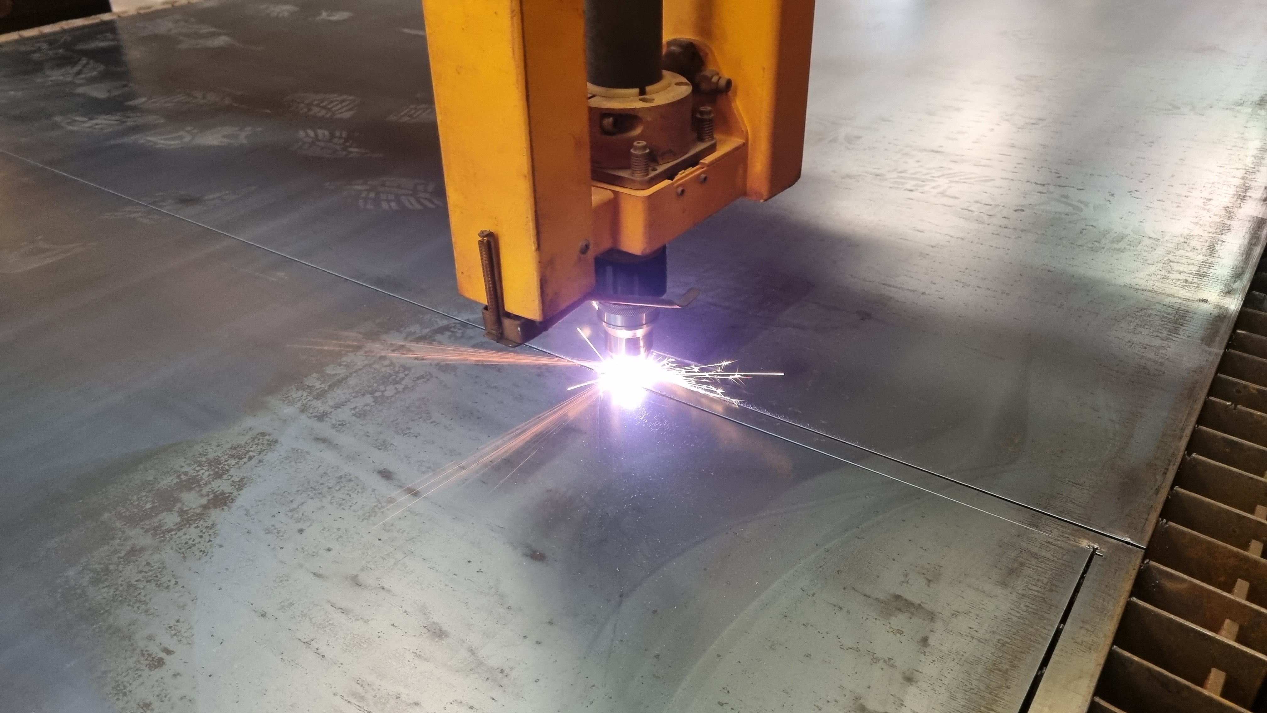 Découpe plasma, laser