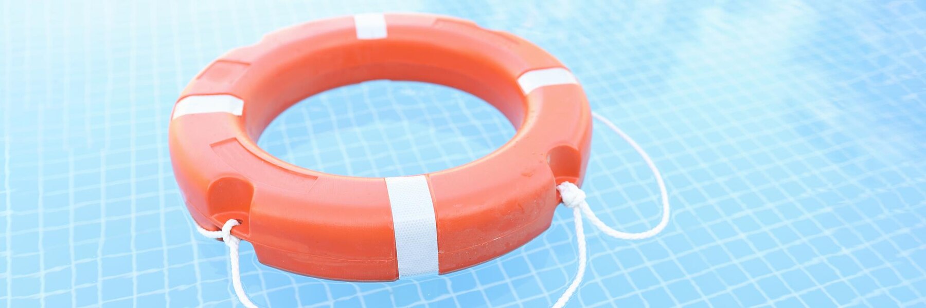 Bouee-sauvetage-piscine-