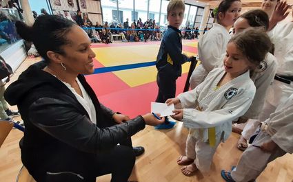 la championne de judo Lucie Décosse inaugure la Maison des arts martiaux