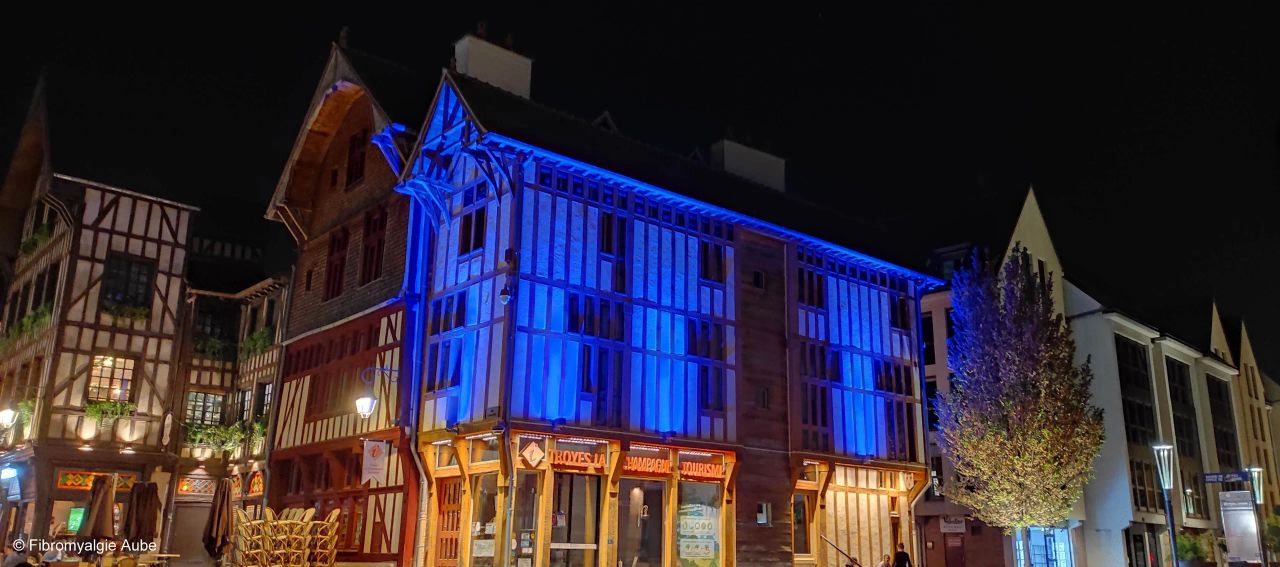 Association locale Fibromyalgie Aube, Département de l'Aube, éclairage en bleu de Troyes Champagne Métropole pour le 12 mai, Journée mondiale de la fibromyalgie;