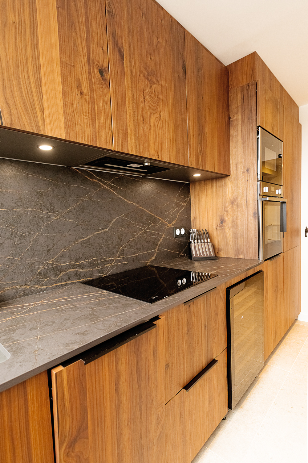 cuisine bois et marbre rénovation récente