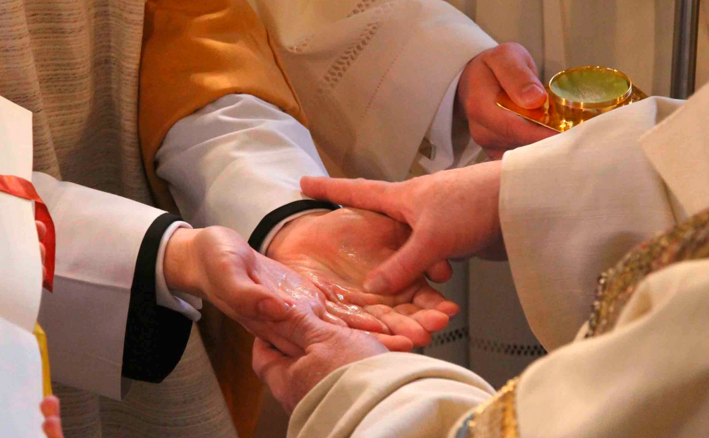 Celebration-sacrement-malades-paroisse-Ste-Cecile-Boulogne-Billancourt 0 1399 864