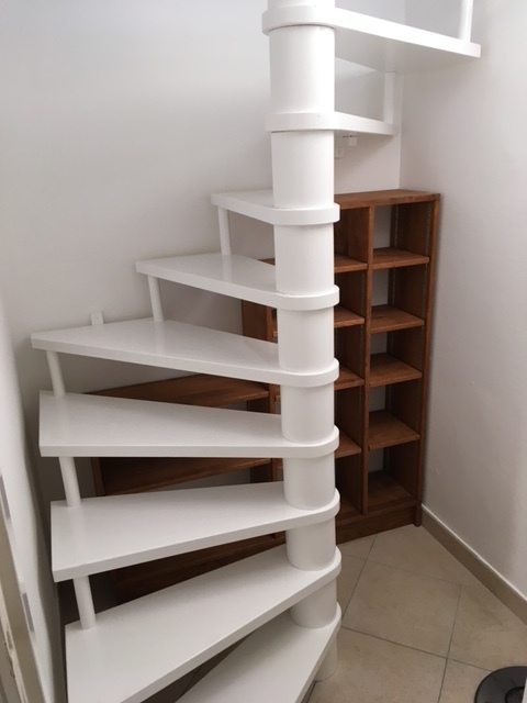 Peinture - laque demi brillante sur un escalier par Design et Travaux Cannes