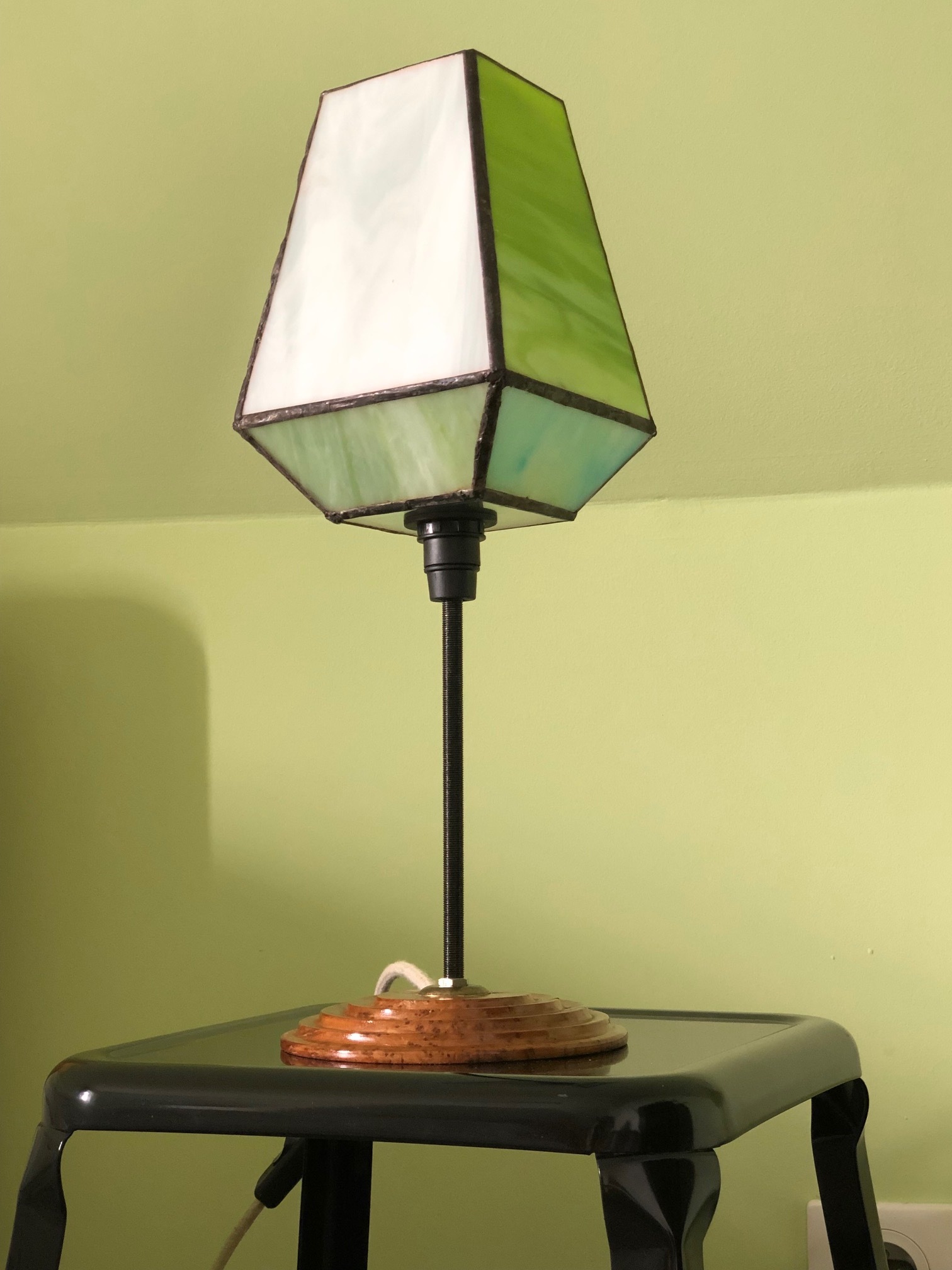 5 lampe verte sur pied metal la dame de verre montelimar france
