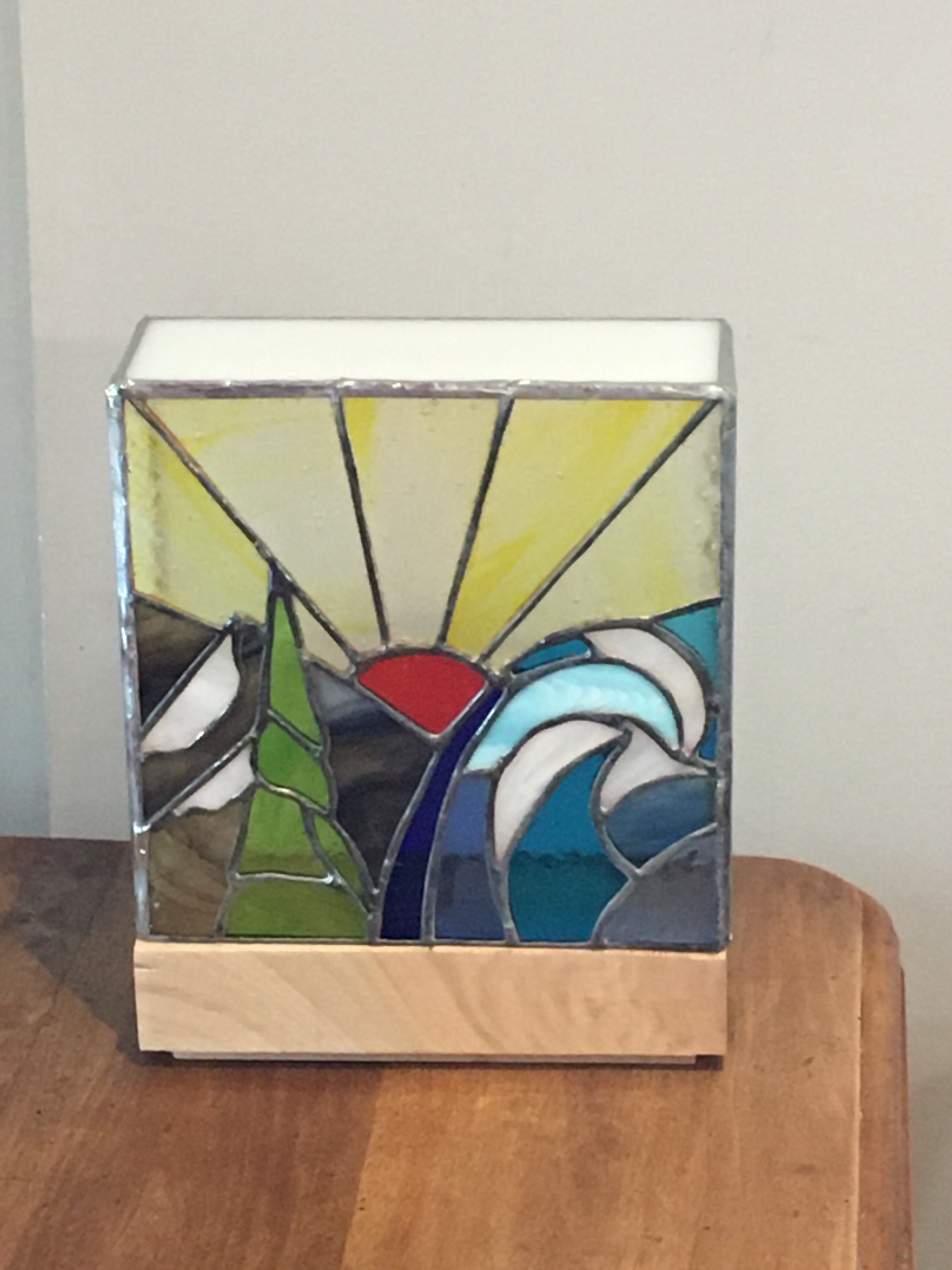 2 lampe soleil face avant vitrail la dame de verre montelimar france