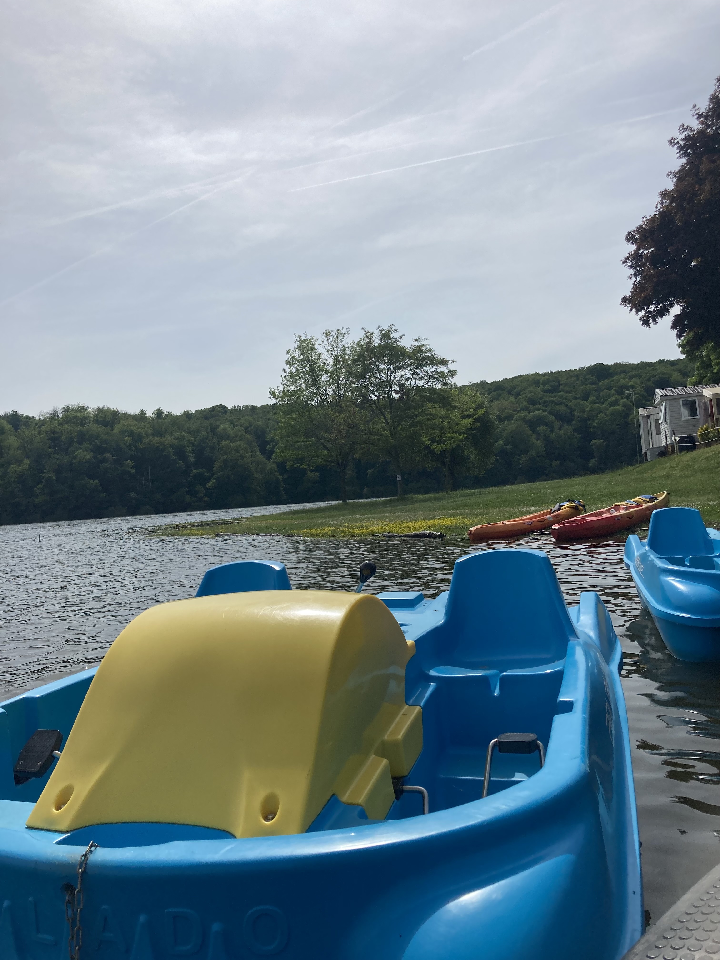 Pesalo et canoes
