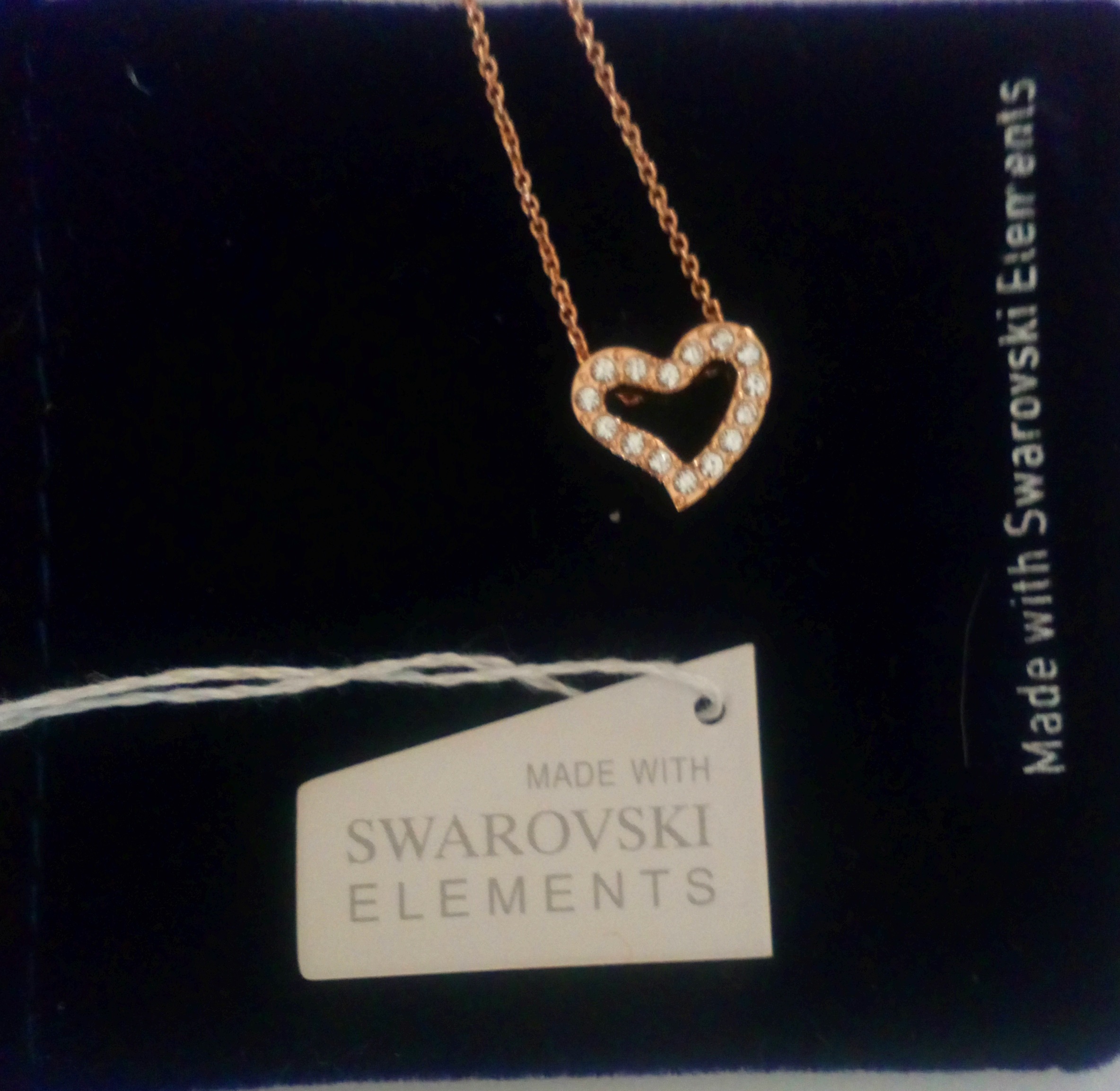 Collier disponible conforme a la photo
Stock disponible 3 pièces
Prix de vente --> 35€