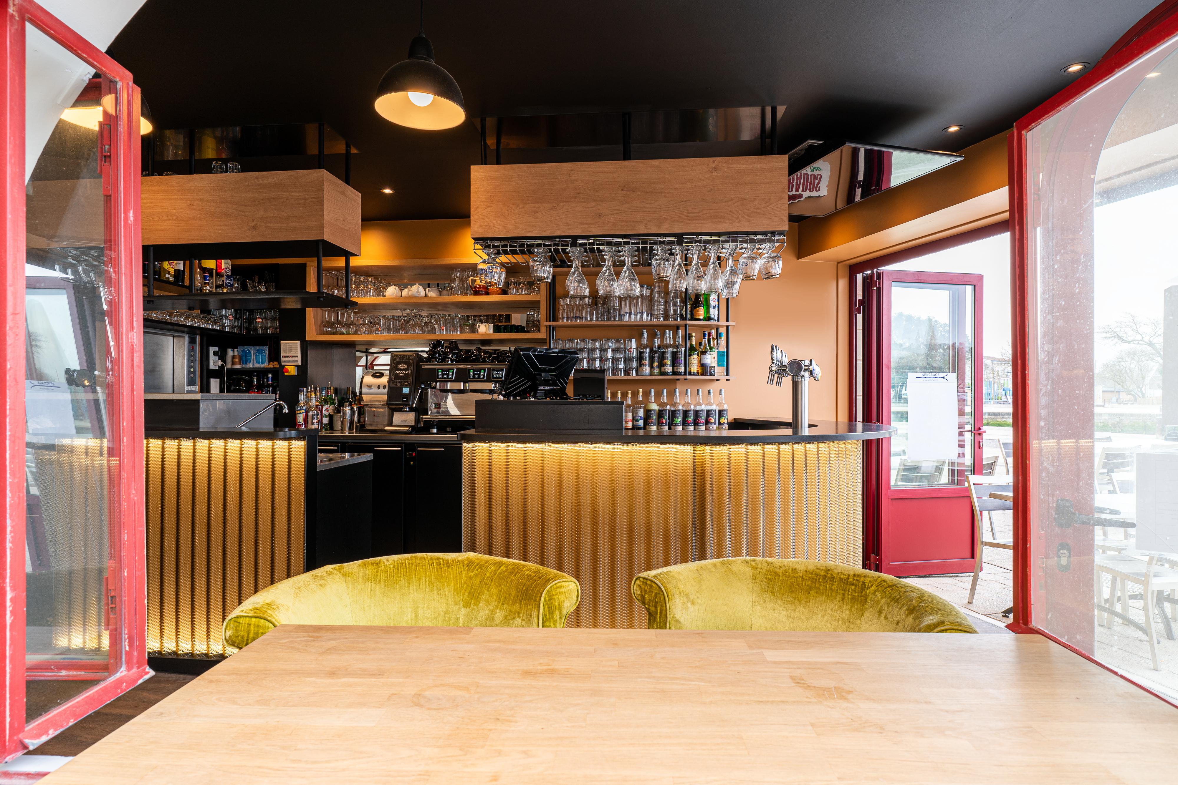 bar rénové à La Rochelle 