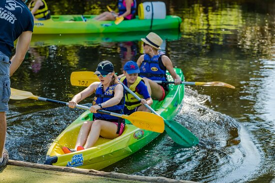 Balade-en-canoe-en-famille