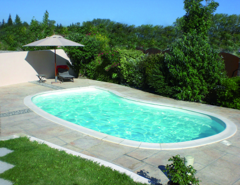 Ovation 84 blanche excel piscines 768x593