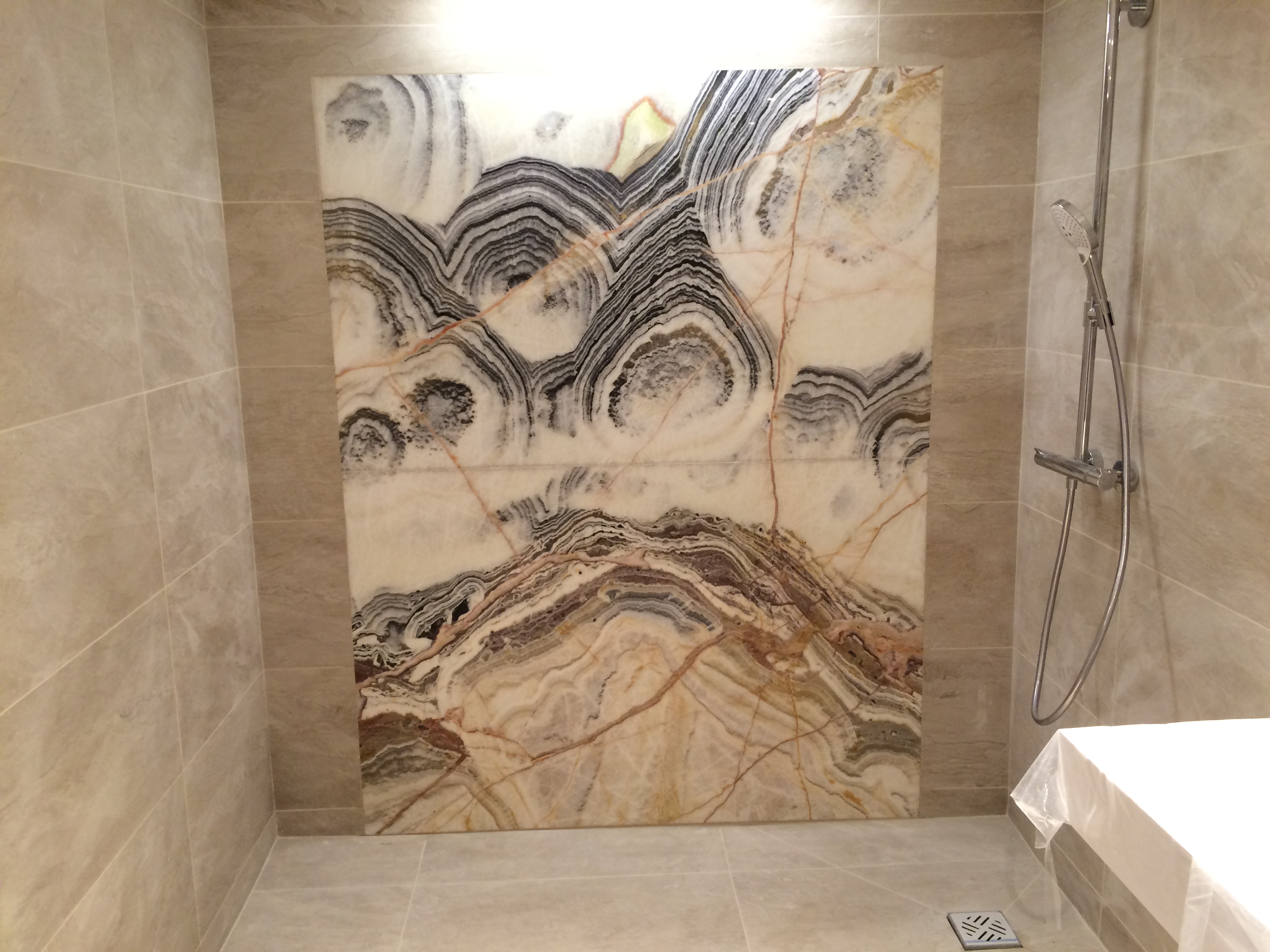 Parement mural douche 2023