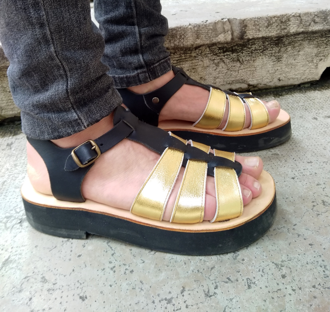 Anna bauer sandales dore cuir fait main