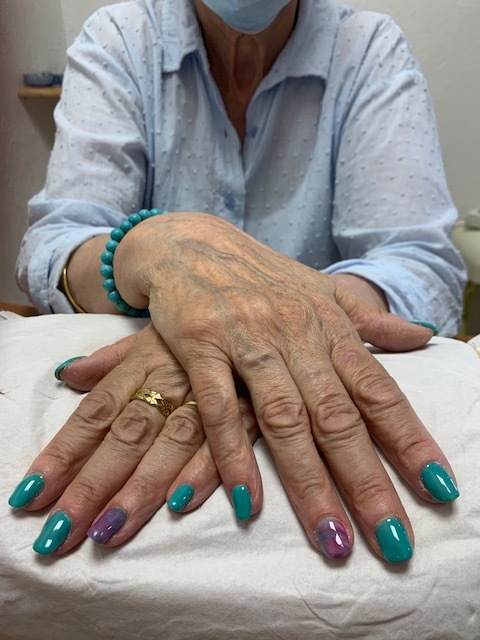 Pose-de-gels-bio-vegan-institut-reverie-st-romain-le-puy