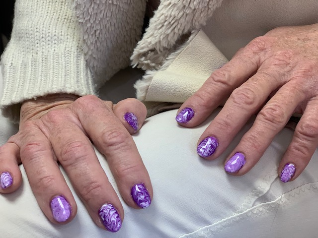 Pose-de-capsules-gels-bio-vegan-decos-institut-reverie