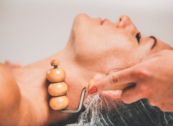 Madéro visage chez Lit'dromassage à Saint-Denis- Réunion. Ce massage du visage allie les bienfaits de l'anti-âge, de la réflexothérapie et du drainage lymphatique