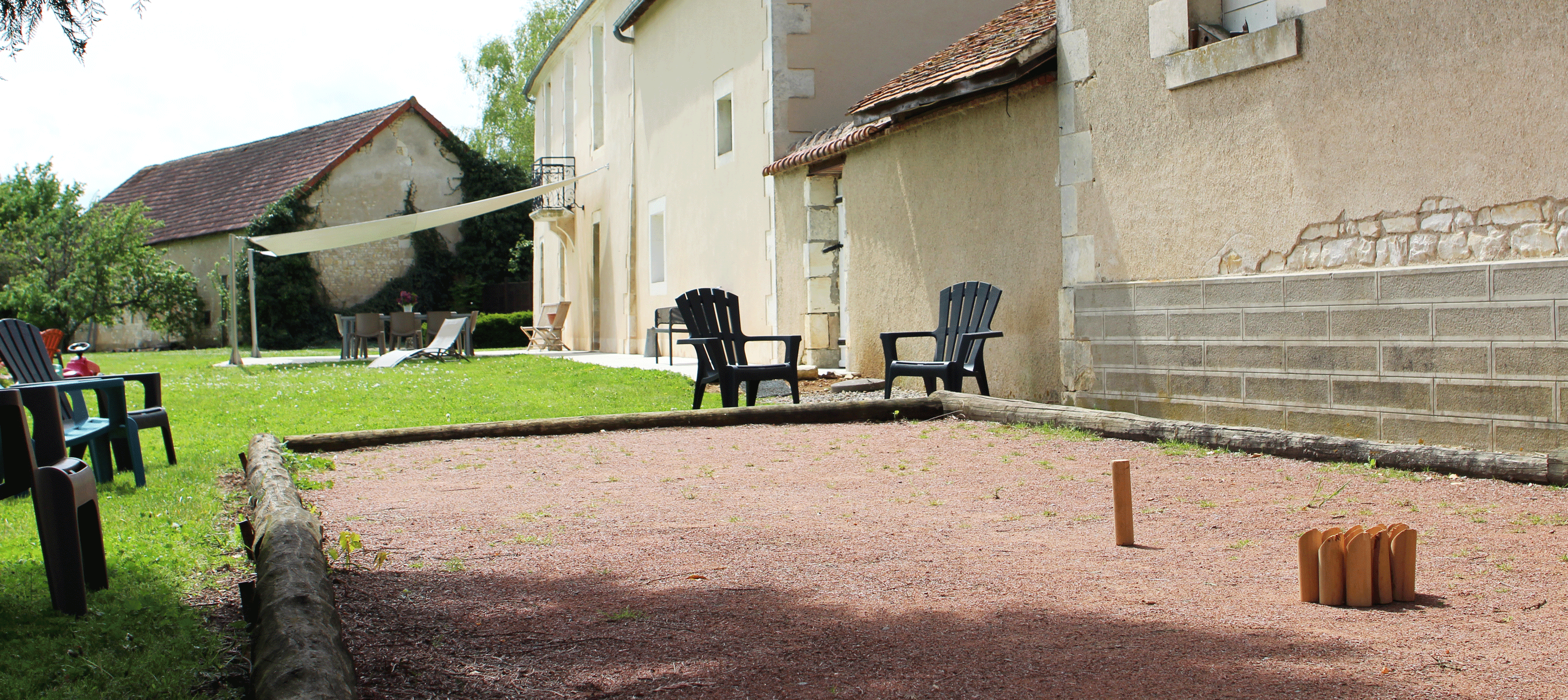 Gite de villenoue terrain petanque 2
