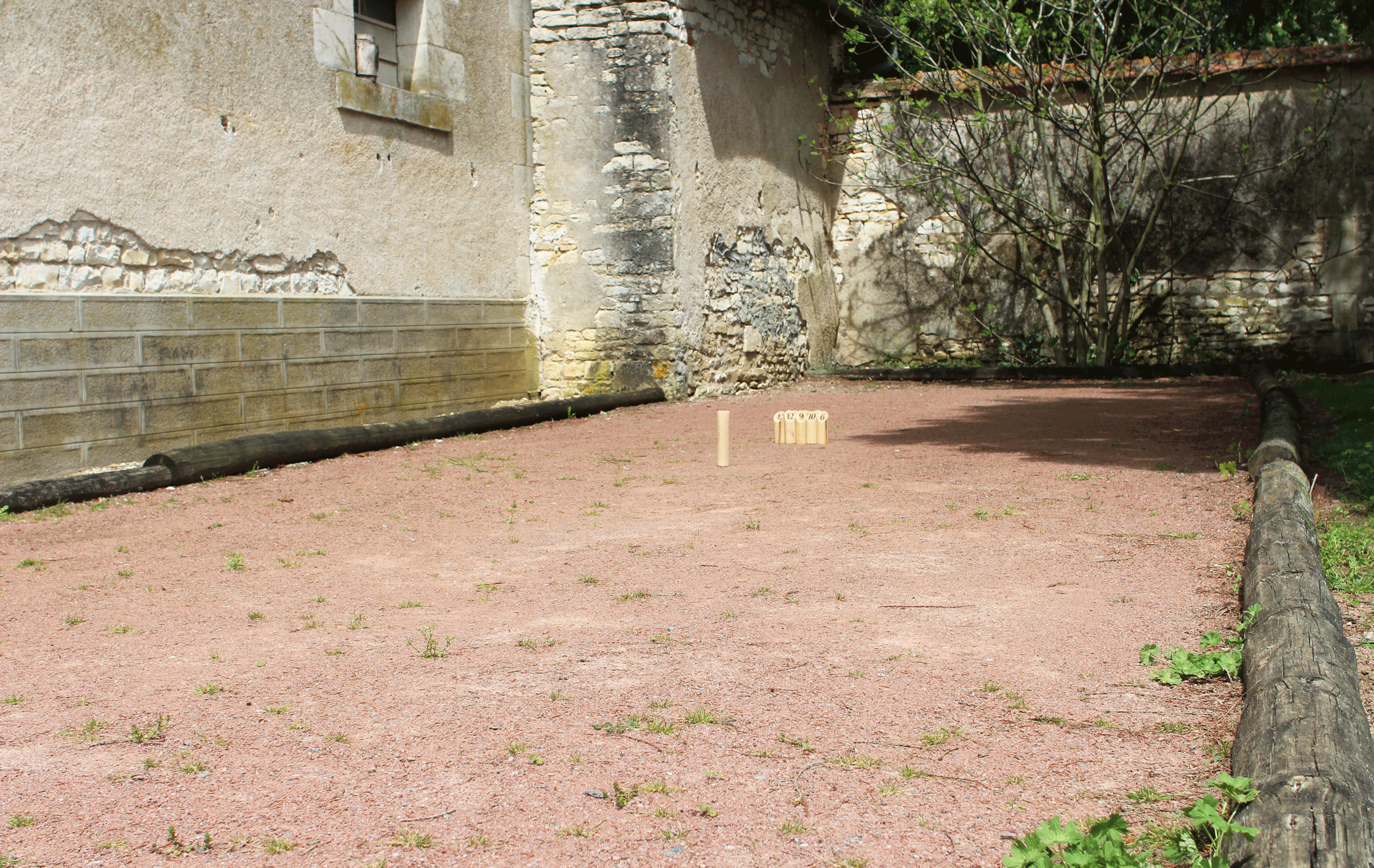 Gite de villenoue terrain petanque