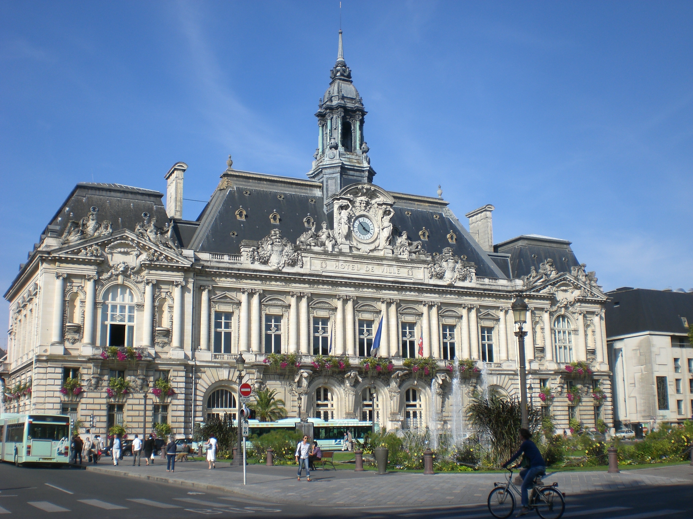Tours- Hotel de Ville-1-