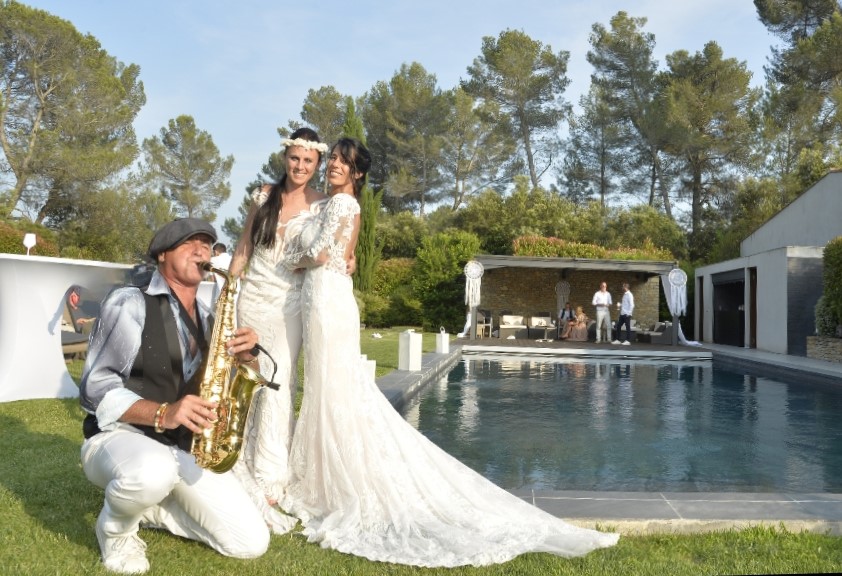 saxophoniste mariage dans le Var, Saxophoniste mariage dans le 83, saxophoniste cérémonie mariage, musique romantique, cocktail saxophone, live musician, live band, wedding music, musique de mariage, saxophoniste PACA