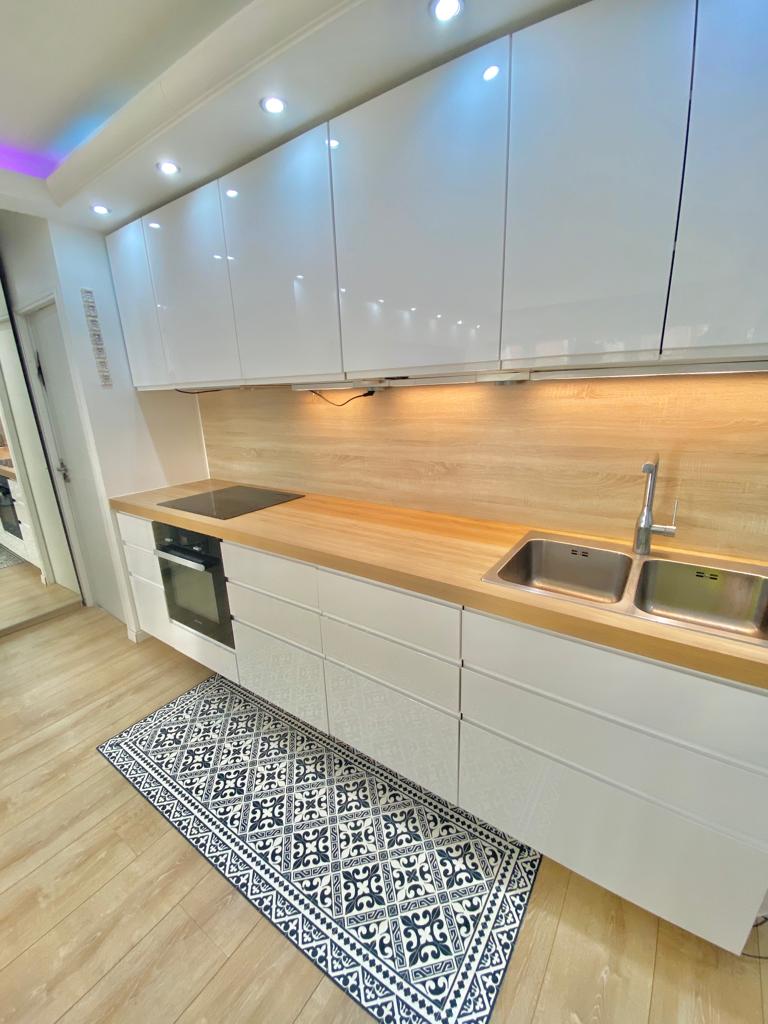 Renovation voxtorp cuisine blanc brillant bois