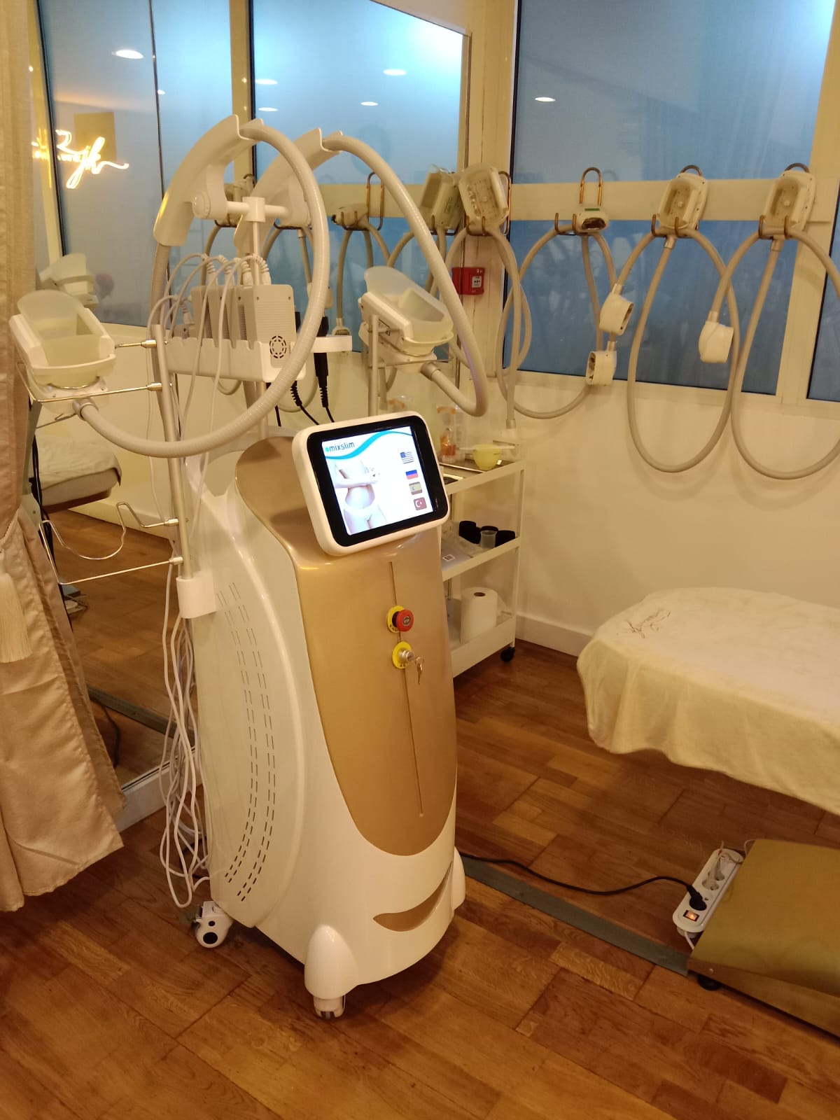 cryolipolyse marseille ultra puissante comme coolsculpting ou cristal pro marseille
-16°C maximum JK Santé Beauté Marseille cryolipolyse 1 et 2 zones pas cher / tarif pour tous centre minceur amincissement marseille premium