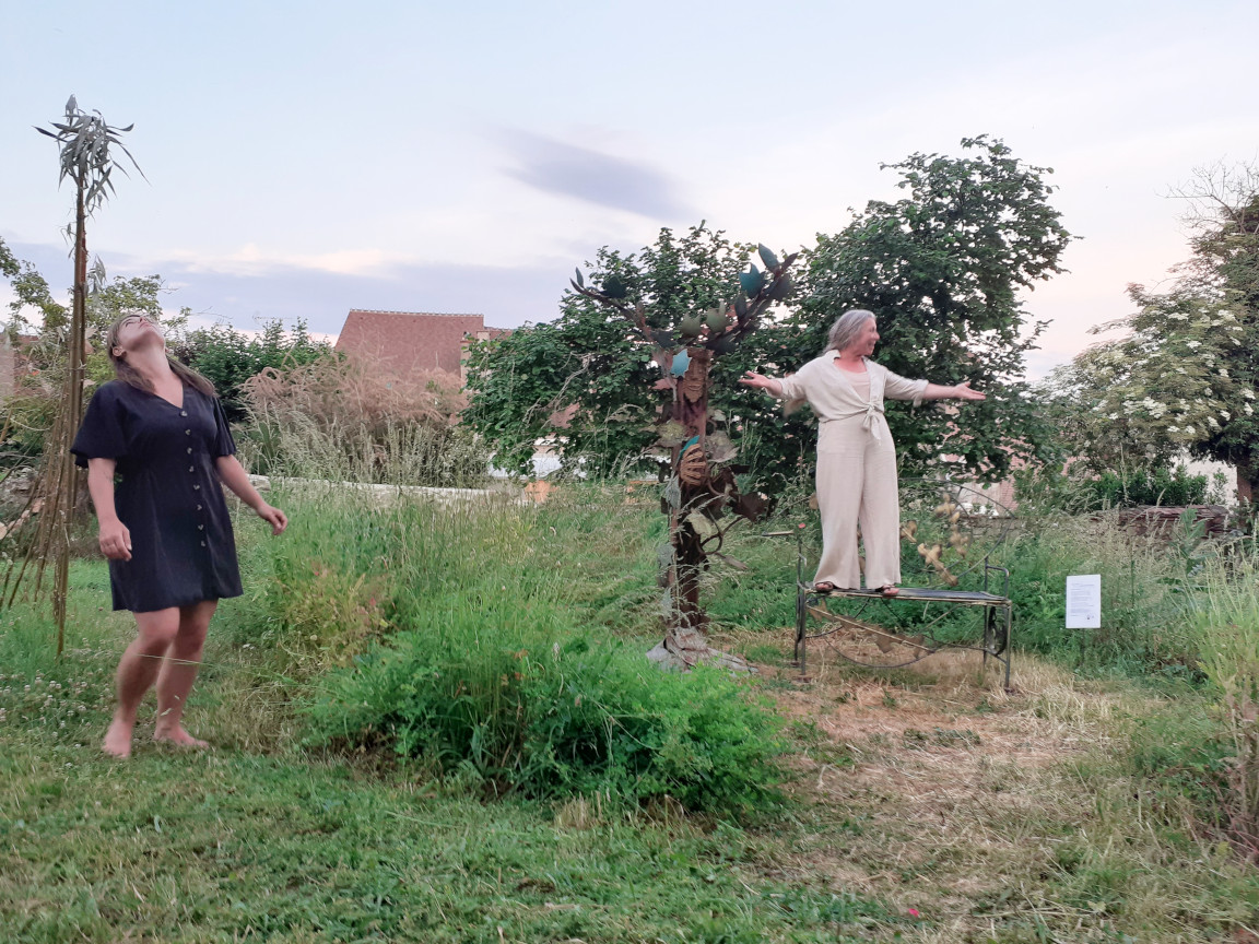 Bancs pomes ateliers du chapeau rouge 2023 vernissage 18 