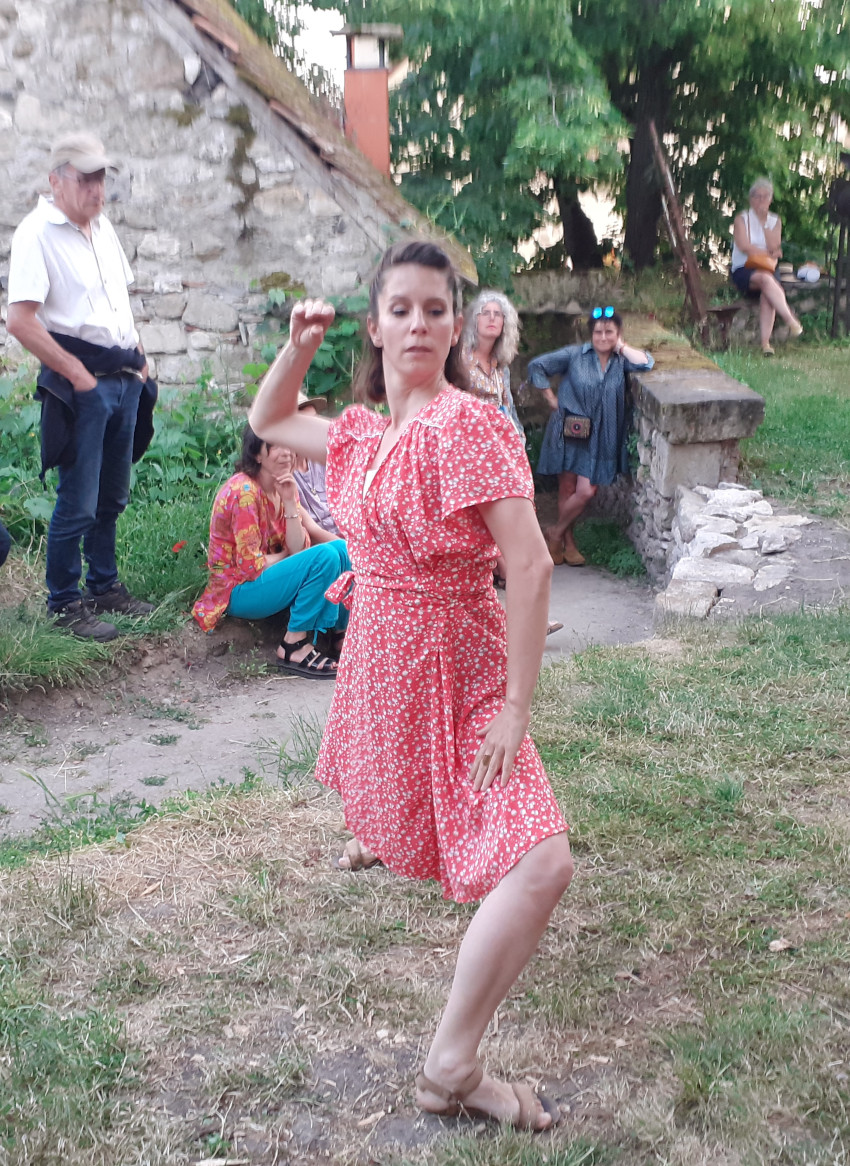 Bancs pomes ateliers du chapeau rouge 2023 vernissage 9 
