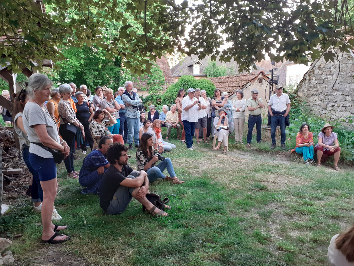 Bancs pomes ateliers du chapeau rouge 2023 vernissage 7 