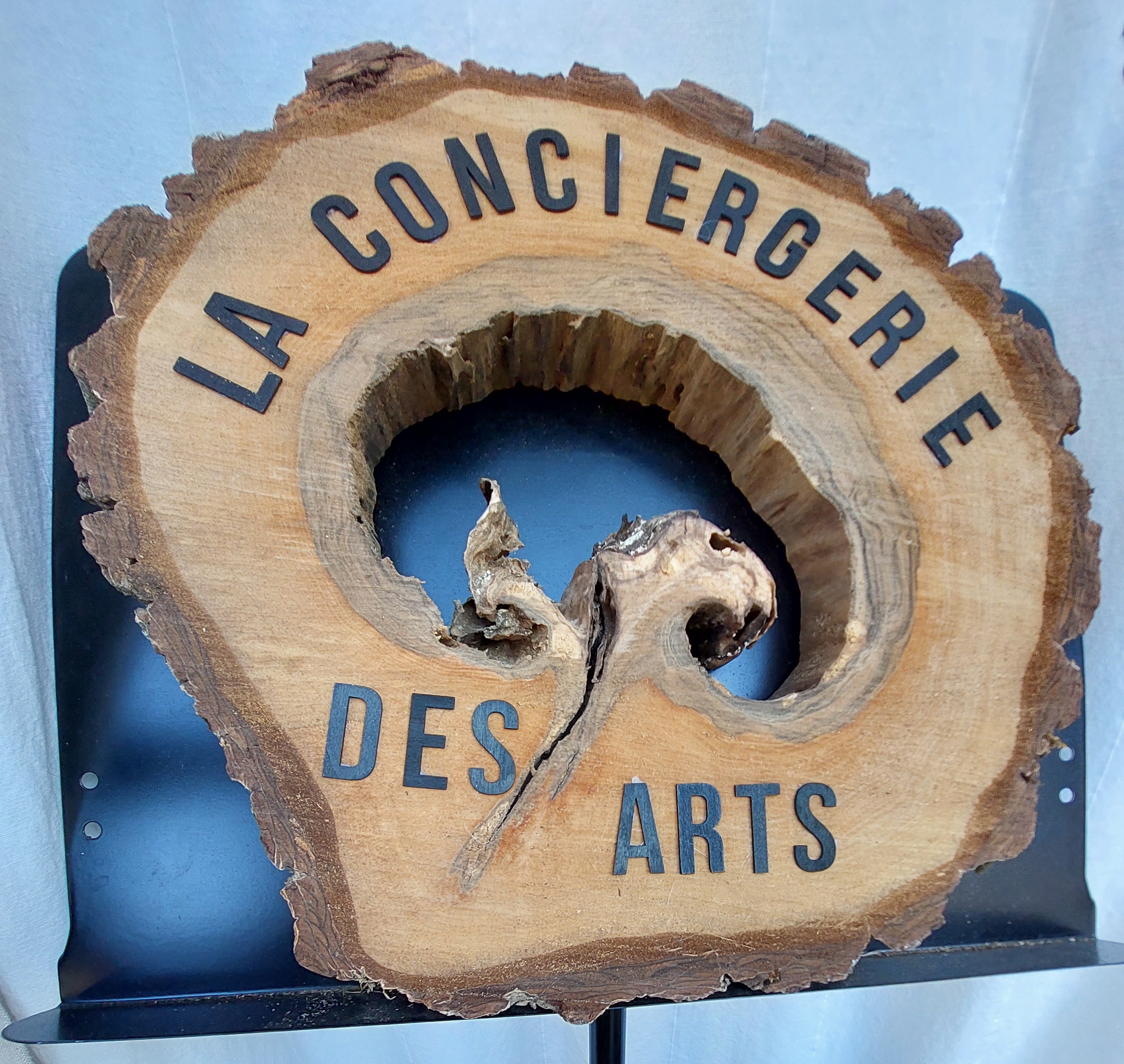 Bois la conciergerie de arts