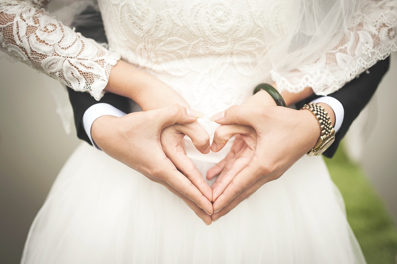 Coeur mariage mains romantique 529607