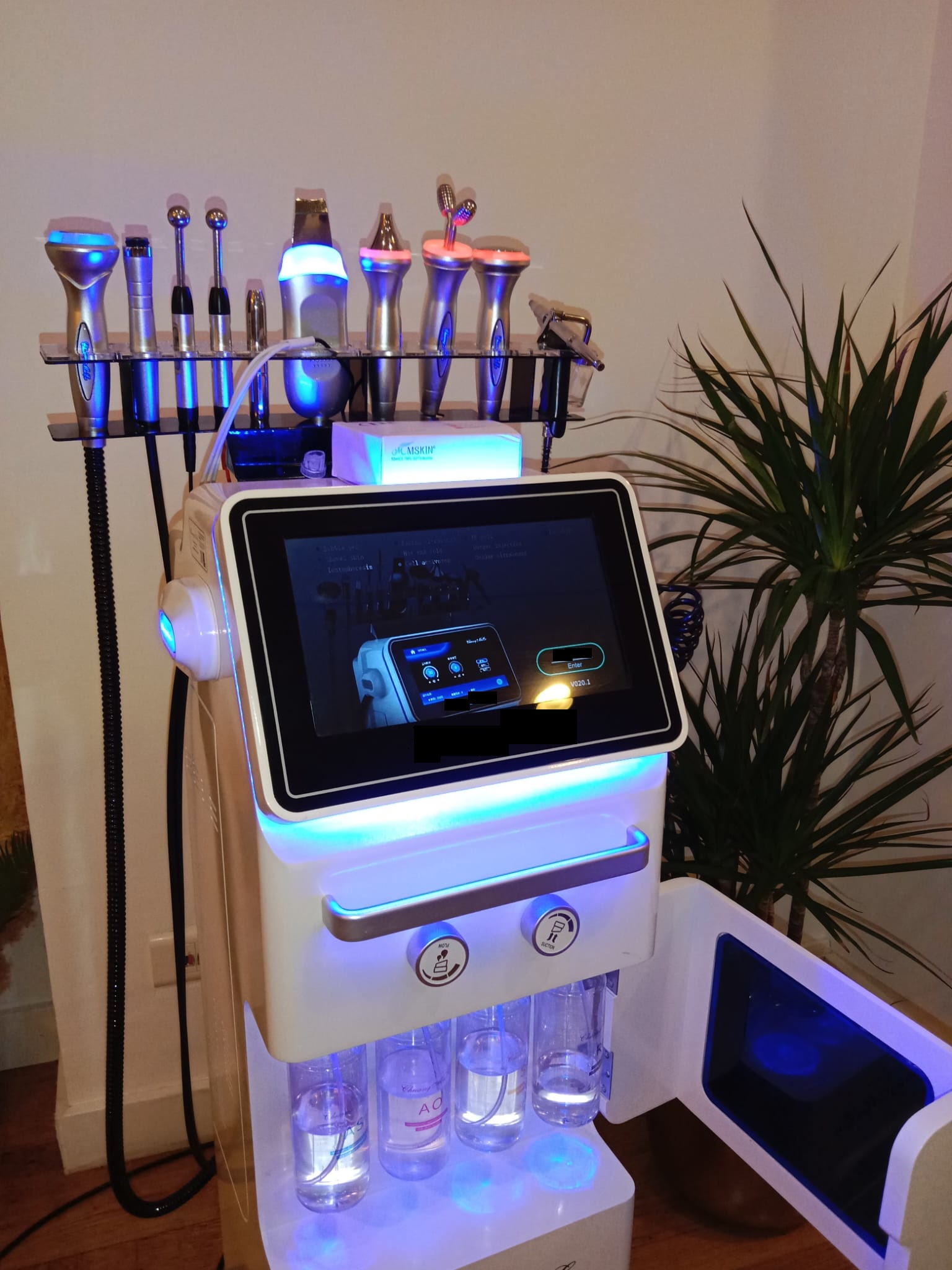 Institut de beauté 13013 Marseille vers Allauch et Plan de Cuques : nettoyage visage différent du soin Hydrafacial ® breveté Marseille pas cher