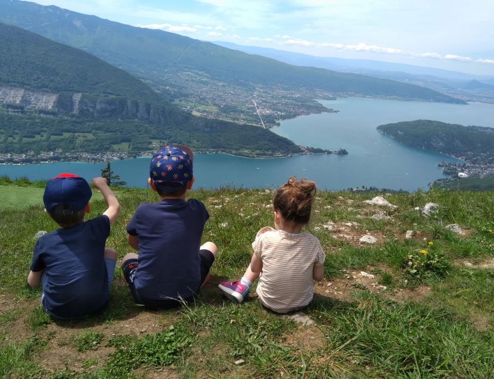 Euj9i-les moineaux a annecy resize