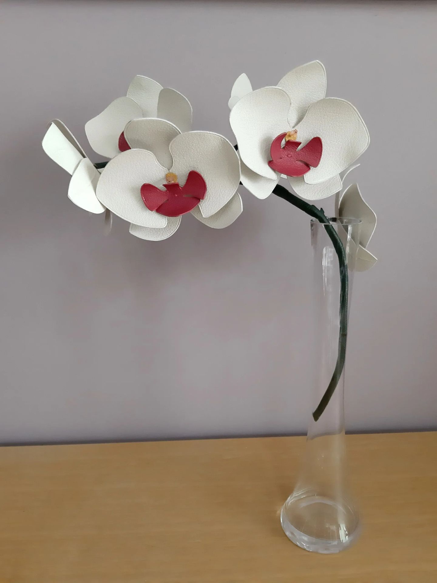 Branche d'orchidée en cuir Anne-Christina M. Maroquinerie
