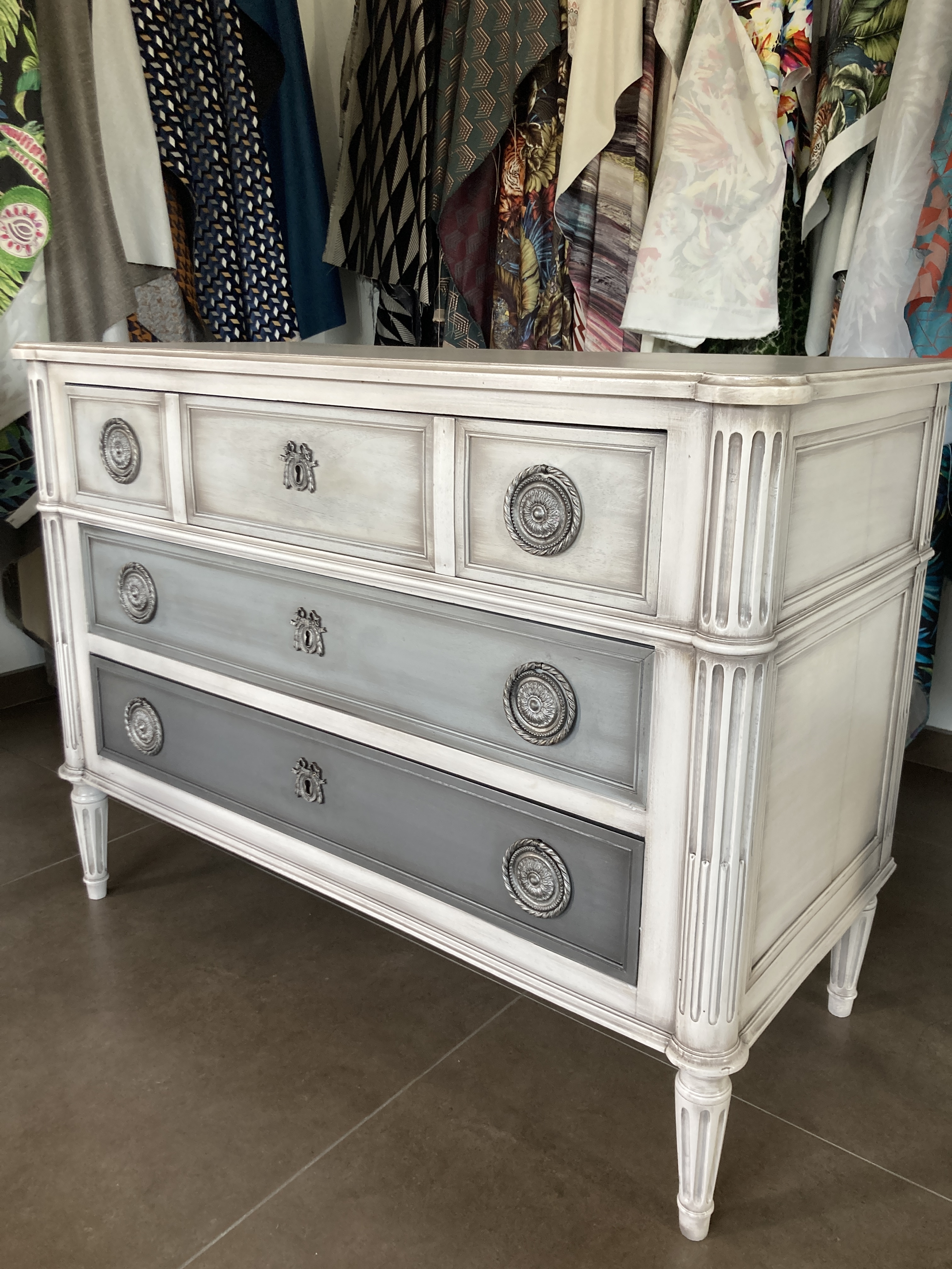 Atelier les renaissances tapissier decorateur relooking meuble commode saint aubin de medoc saint medard en jalles bordeaux cauderan lacanau eysines capferret arcachon merignac
