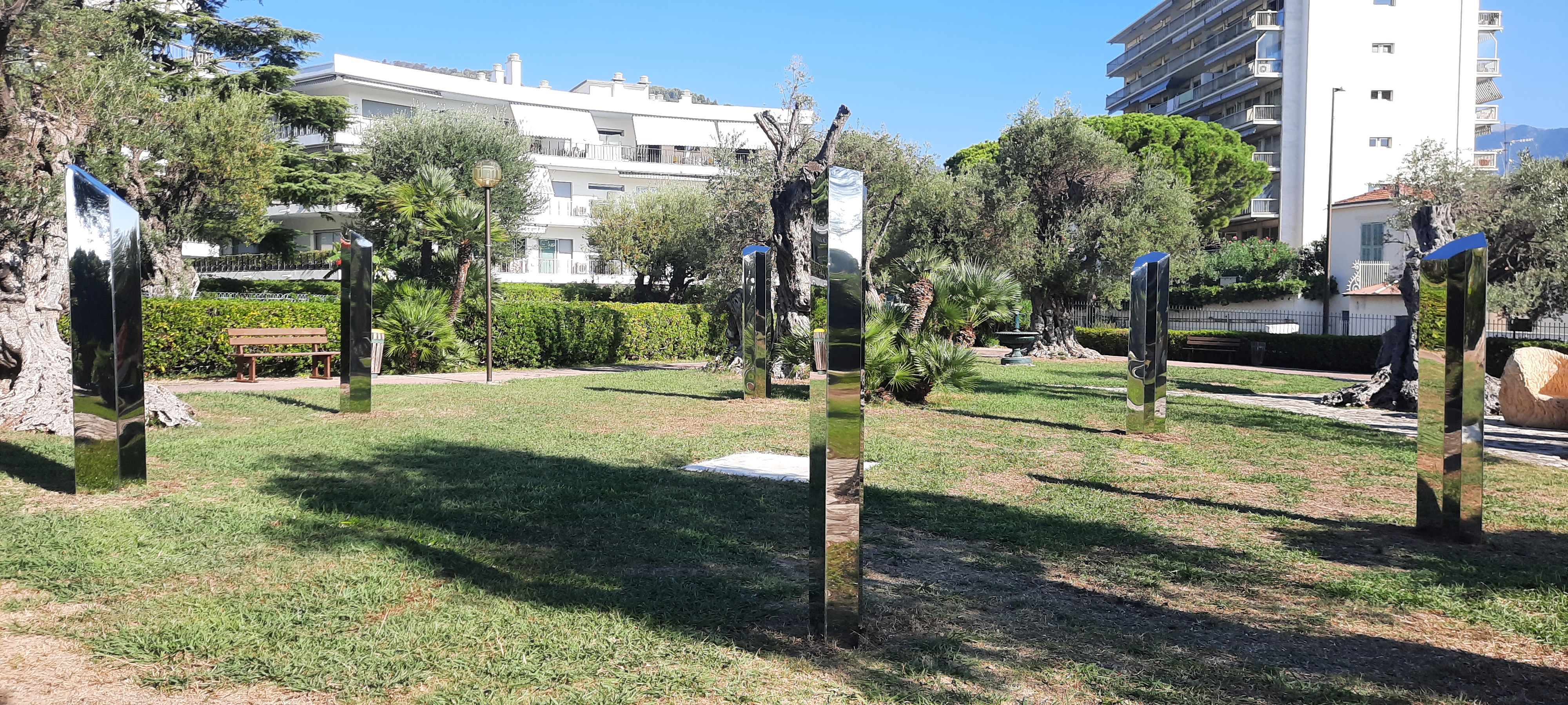 Fondre Au Soleil, Roqubreune cap Martin, 2023.