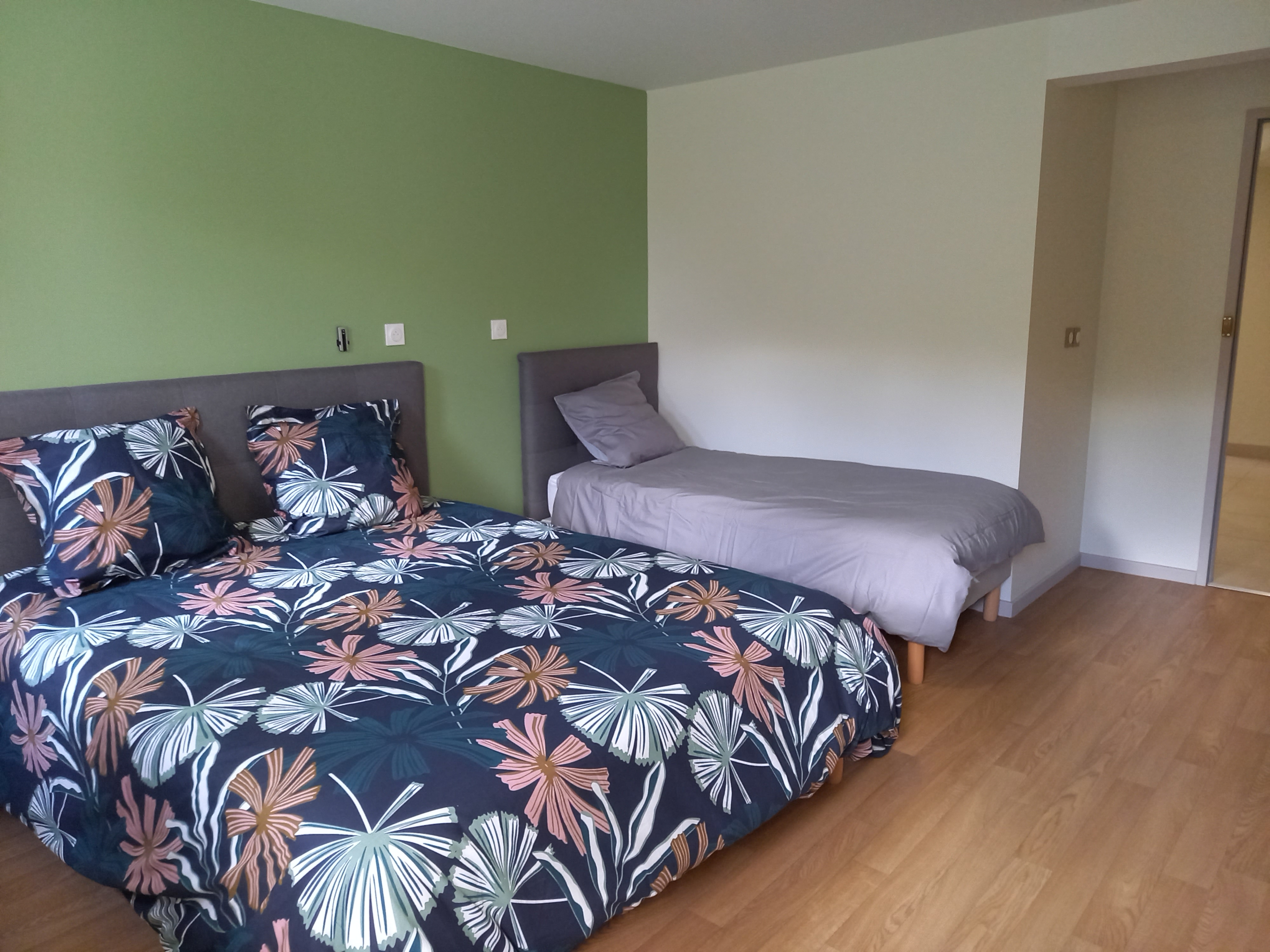 Chambre verte gite auriac