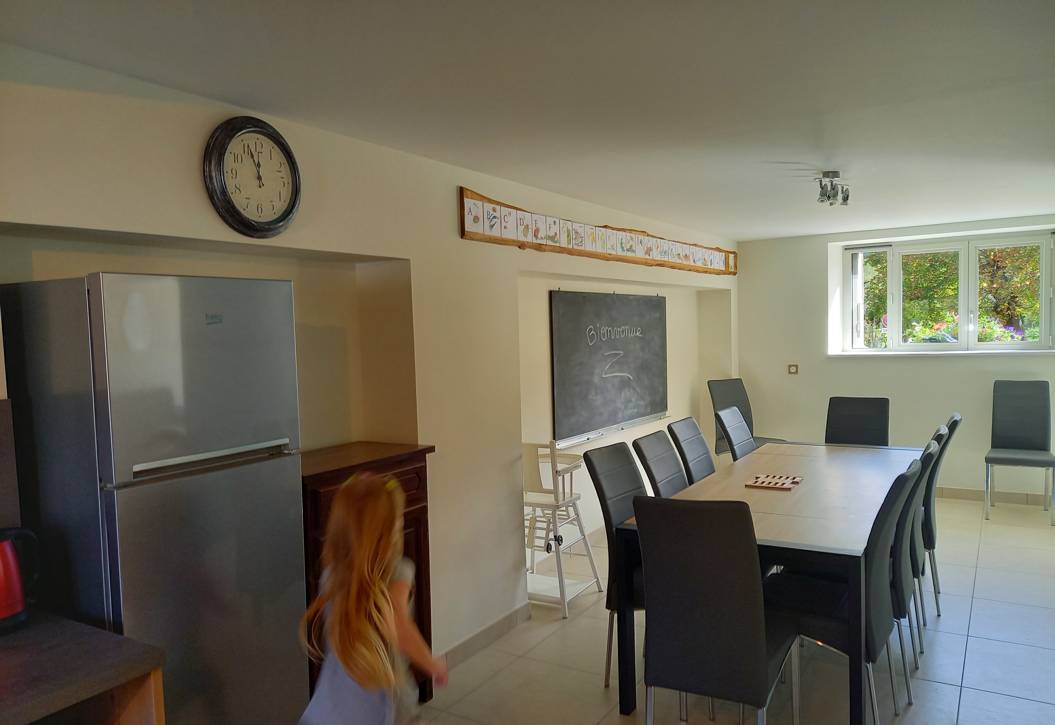 Salle a manger enfant gite auriac