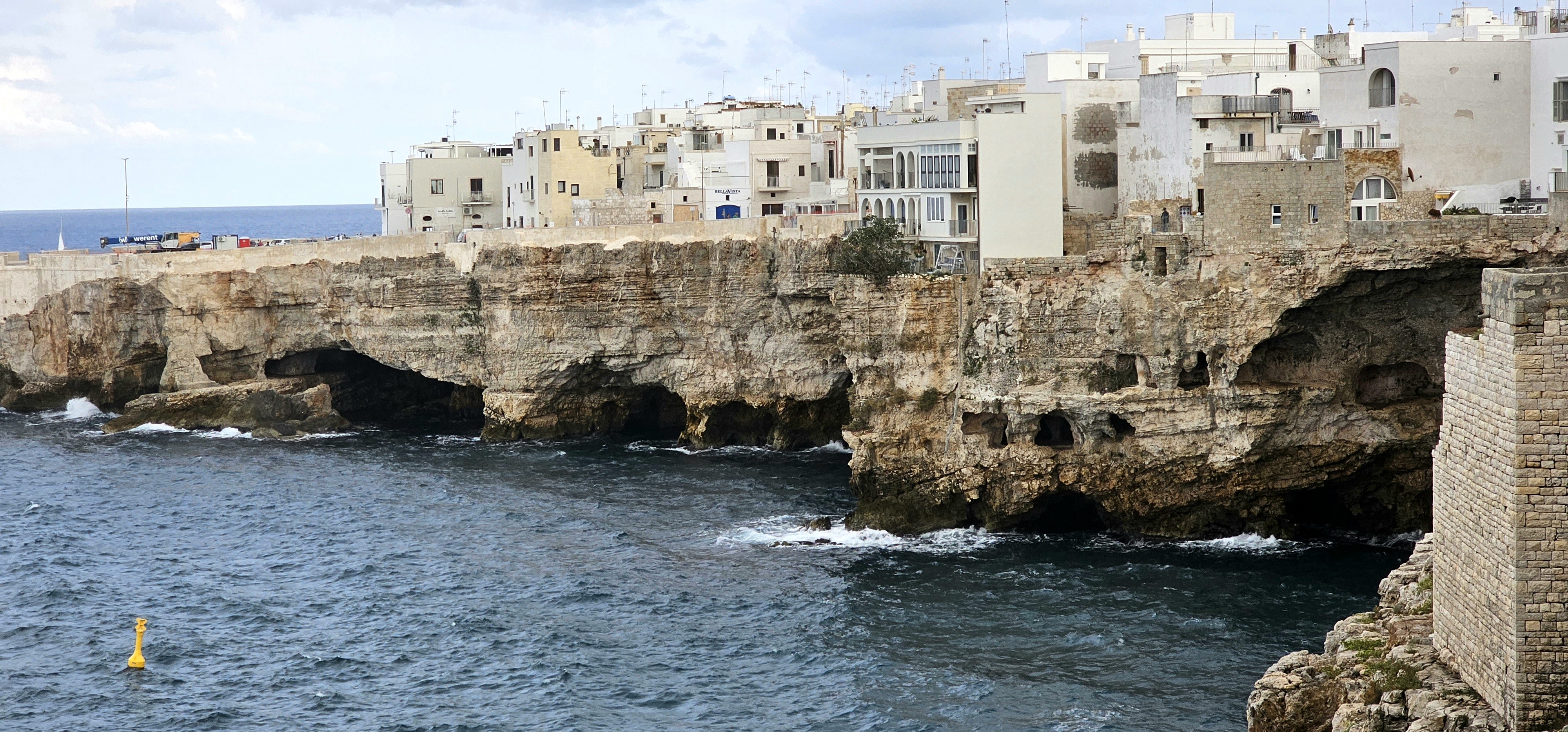 Les-Pouilles-Polignano-A-Mar