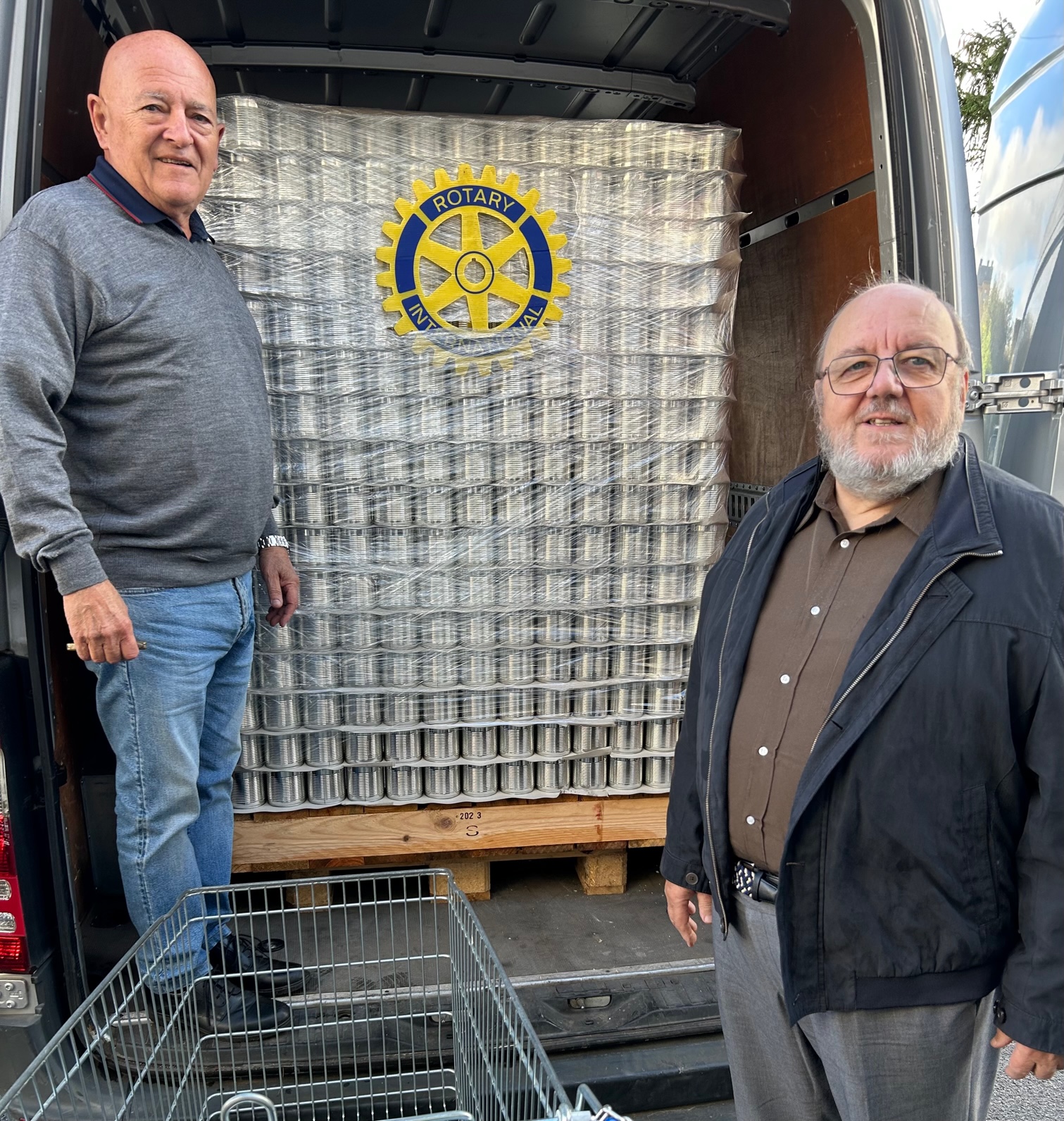 Opération Bonduelle - 4650 boîtes de petits pois distribuées aux associations caritatives