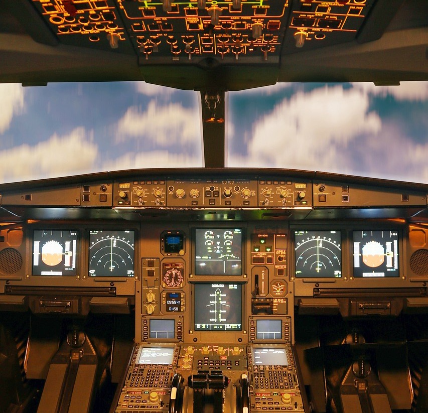 Cockpit-4936557 1280