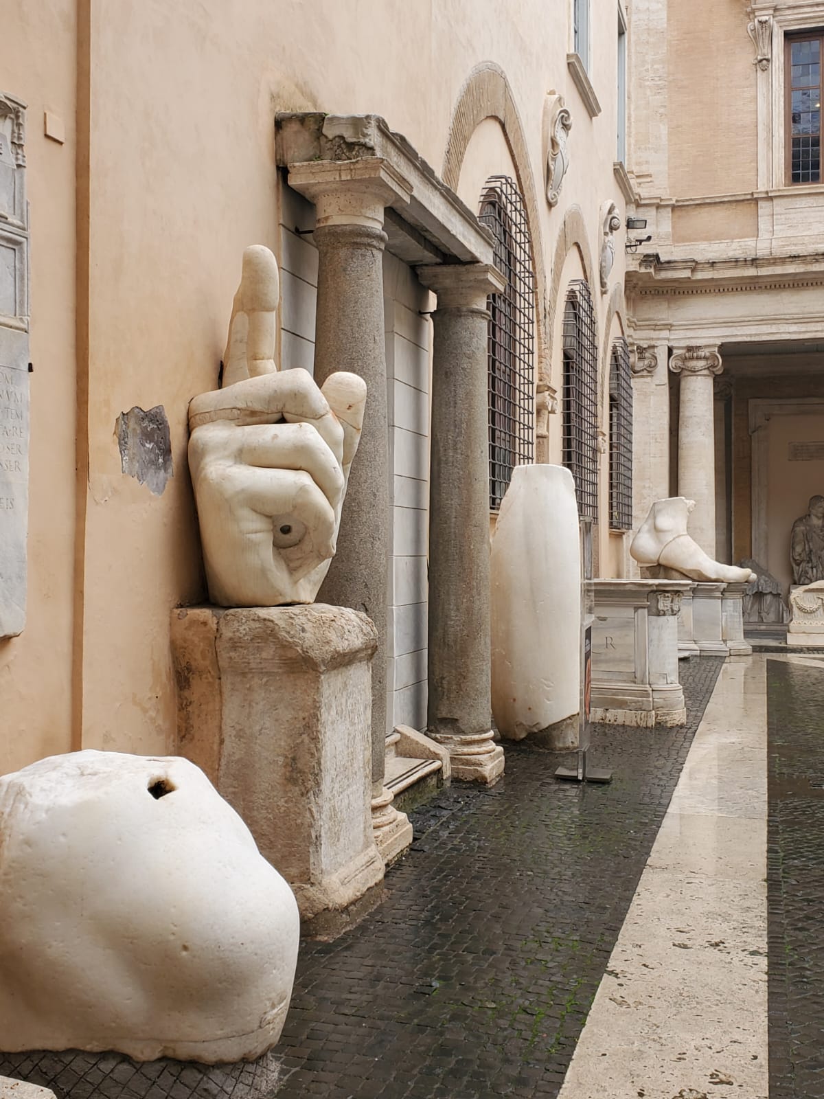 Photo-Rome-cour-interieure-antique