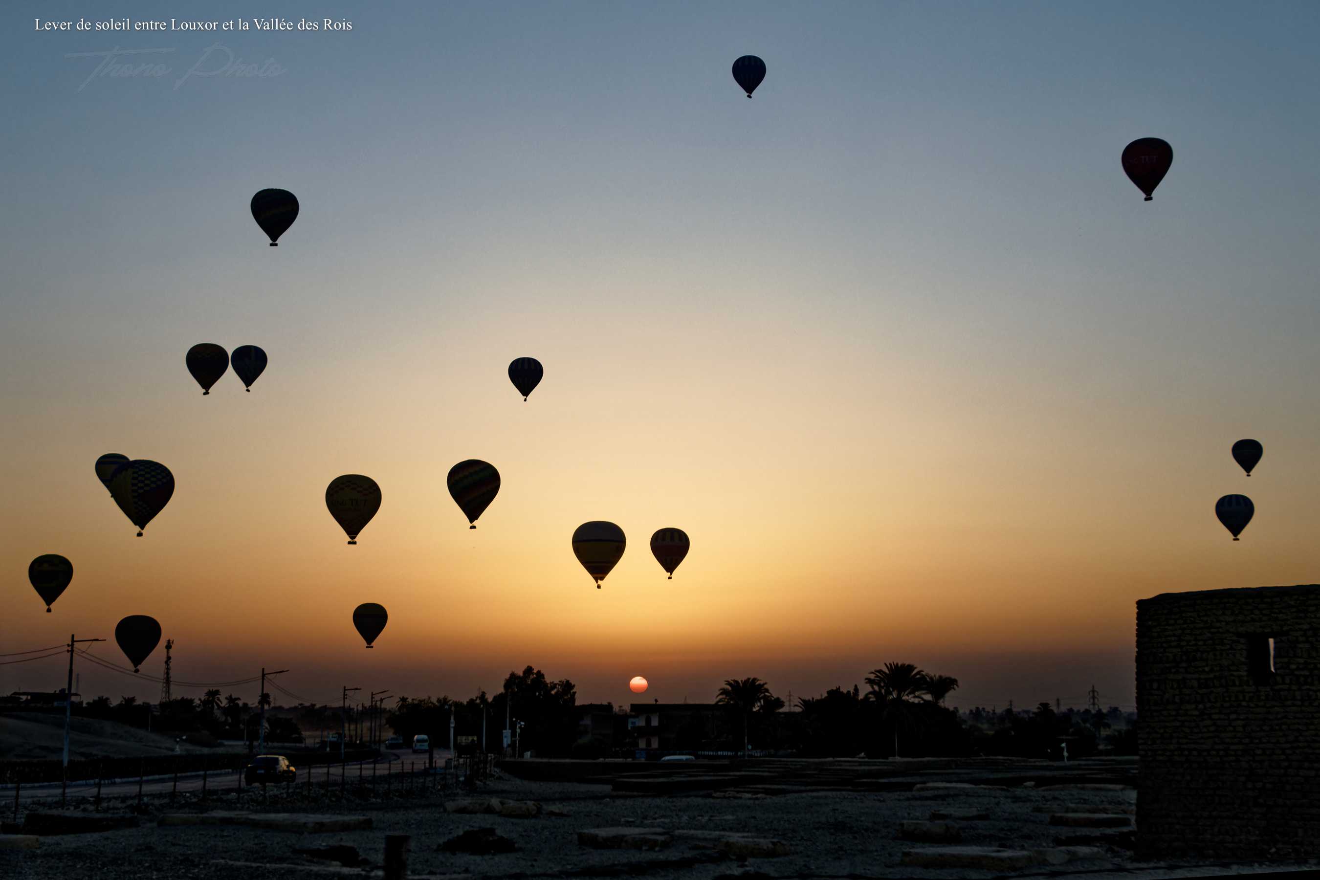 Lever soleil montgolfieres f