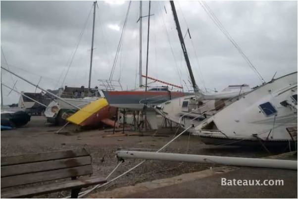 Comment préparer son bateau avant un coup de vent ?