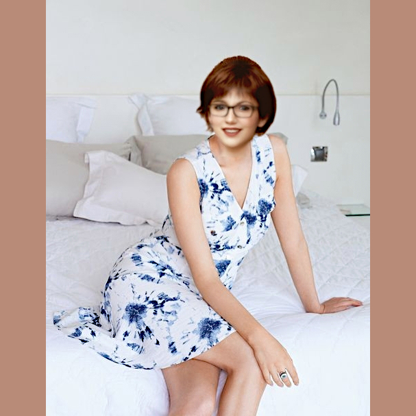 Camille Donnadieu, toute mignonne dans sa robe imprimée.