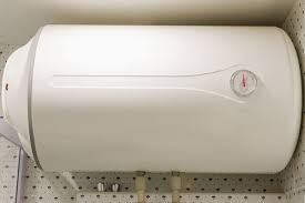 Johan Paladin installe chauffe eau horizontal Ariston 200 litres