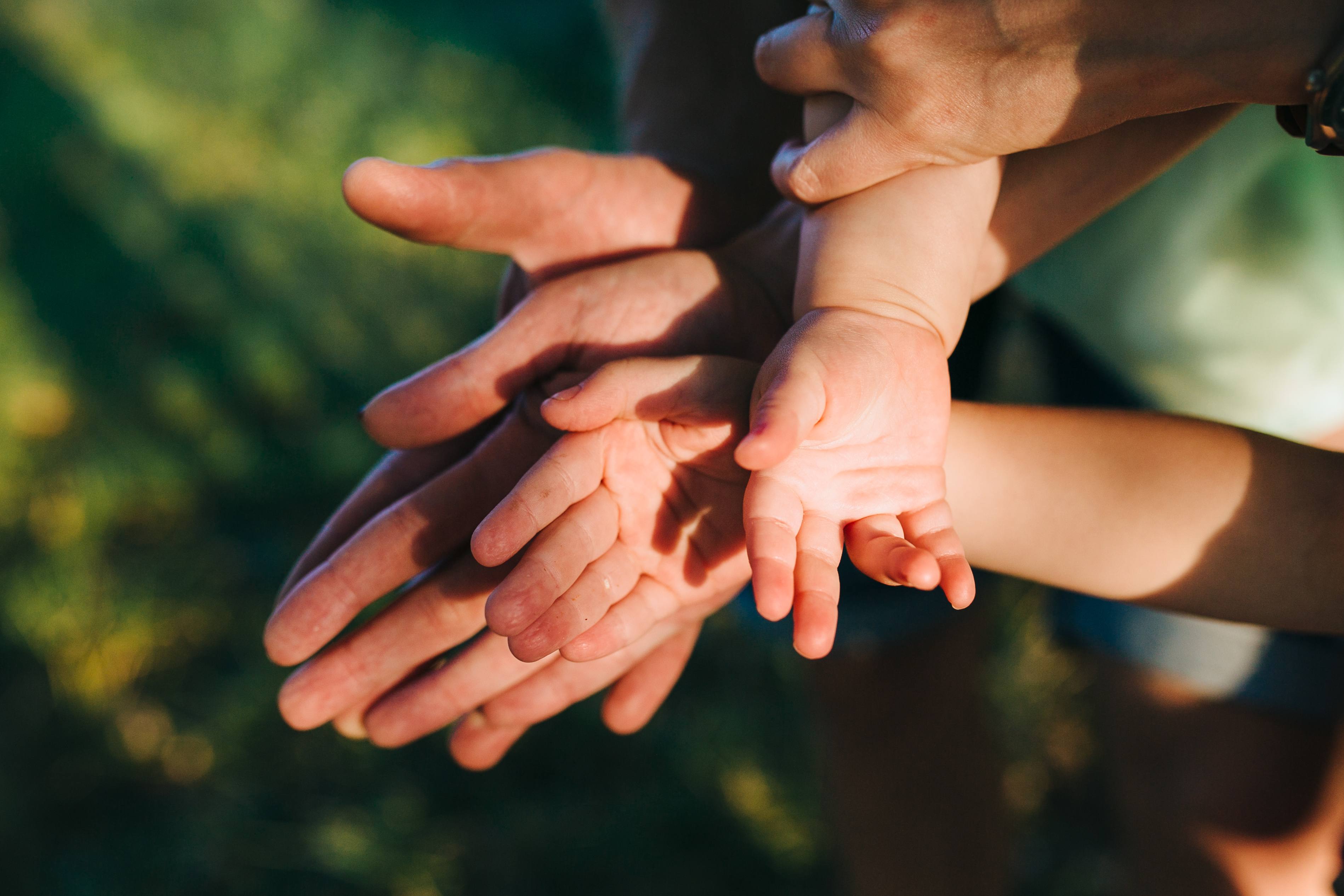 Heureuse-belle-famille-grand-jardin-aube