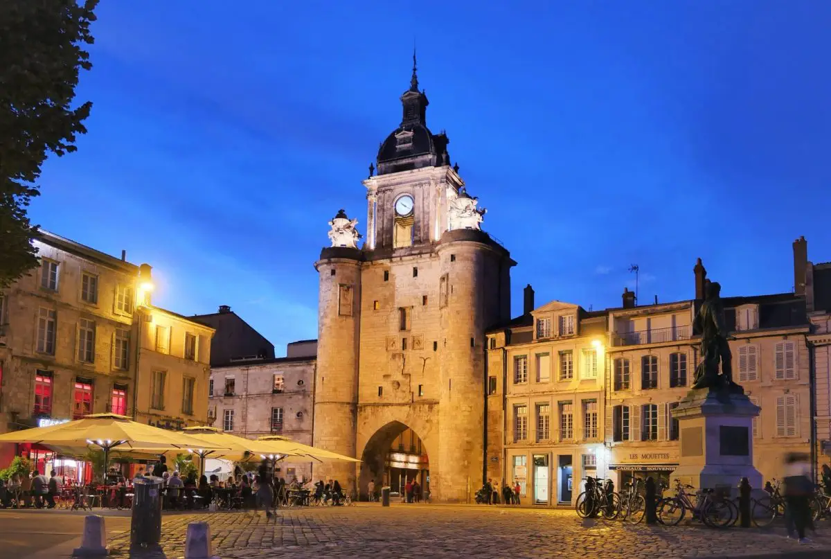 Grosse horloge scaled jpg
