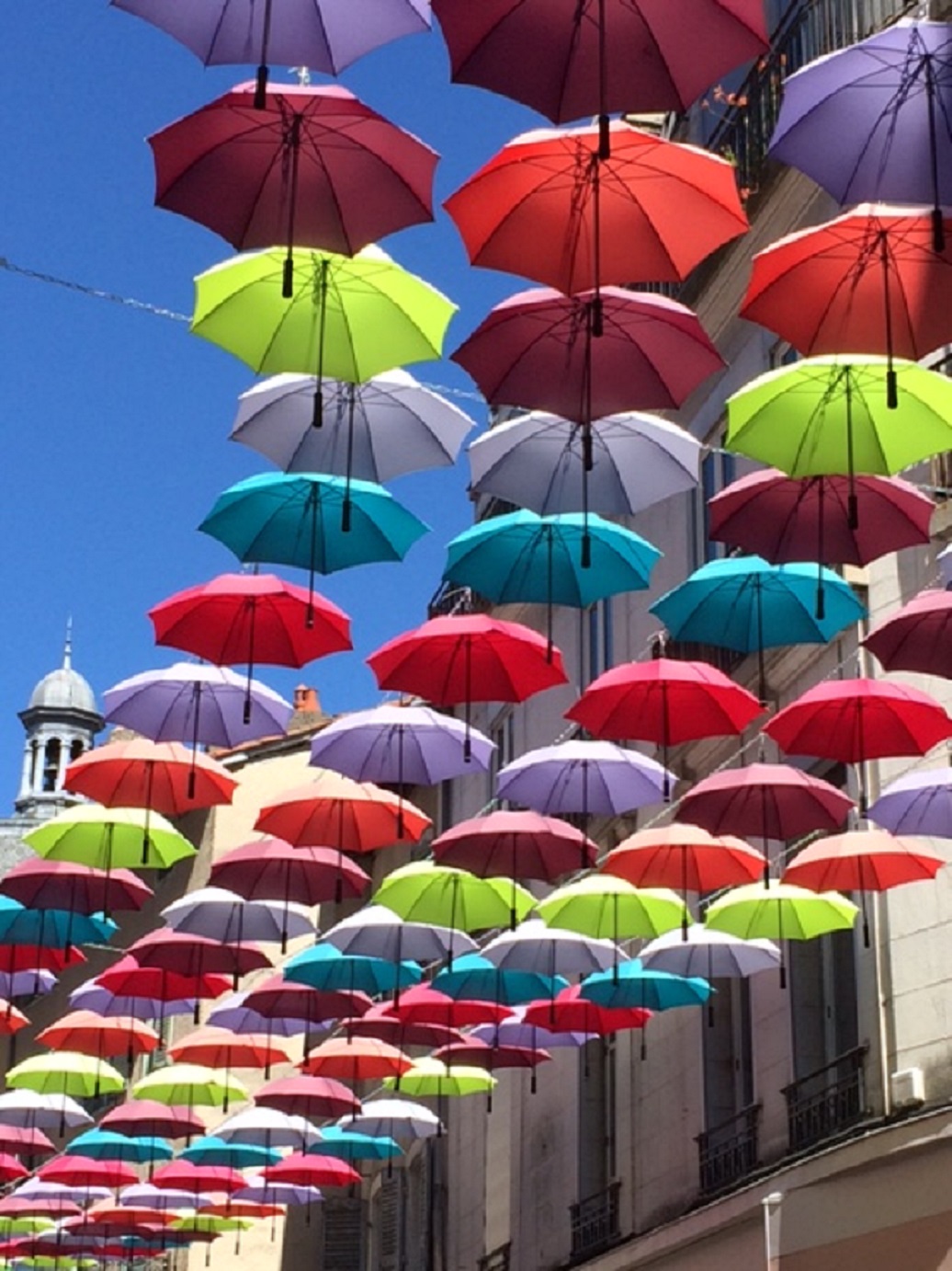 Aurillac-et-son-parapluie