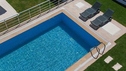 Carrelage piscine moderne