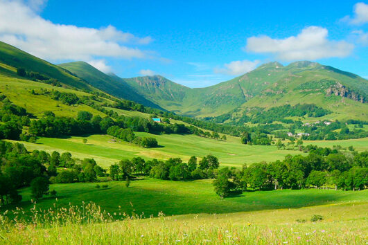 Paysage-groupe-tourisme-531x354